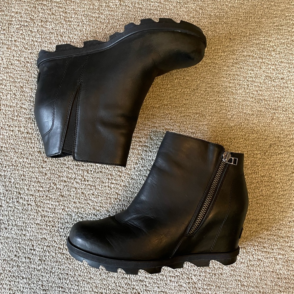 SOREL Women's Joan Of Arctic™ Wedge II Zip Bootie size 9.5
